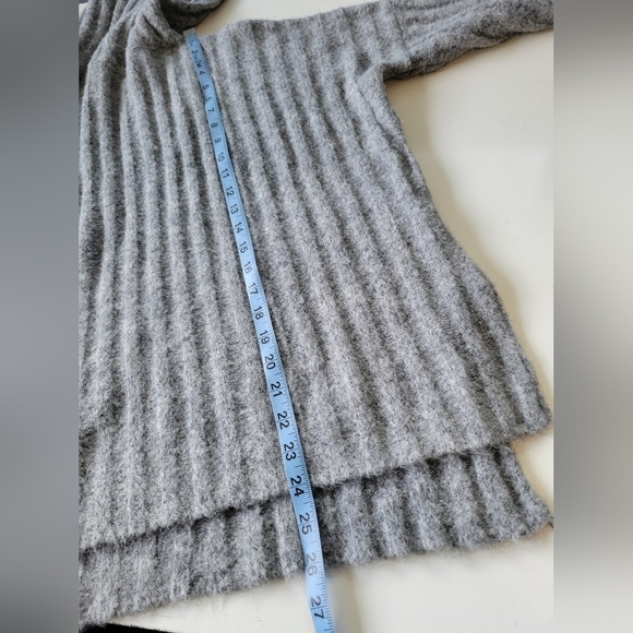 HYFVE Wide Ribbed Turtleneck Oversized Sweater Grey Small NWT - Picture 8 of 8